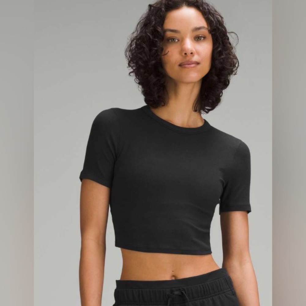Lululemon Hold Tight Straight-Hem Cropped T-Shirt NWT
